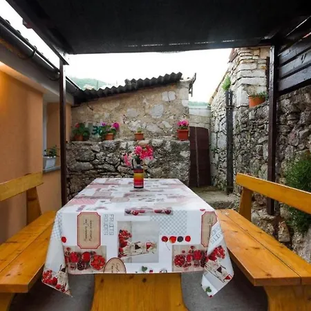 House Golovik Casa de Férias Brseč