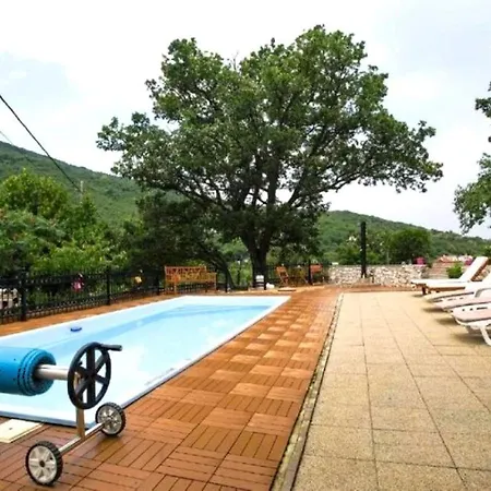 Casa de Férias House Golovik *